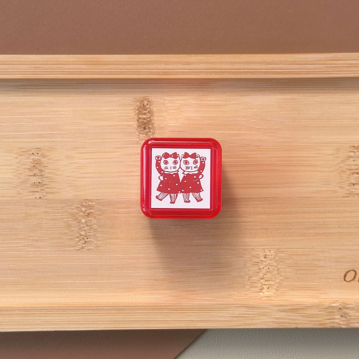 Yumi Kitagishi - penetrating stamp